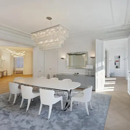 5 Bedroom Luxury Duplex Near Tour Eiffel
