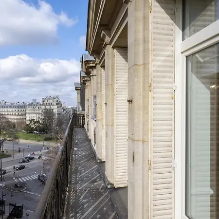 5 Bedroom Luxury Duplex Near Tour Eiffel Paris